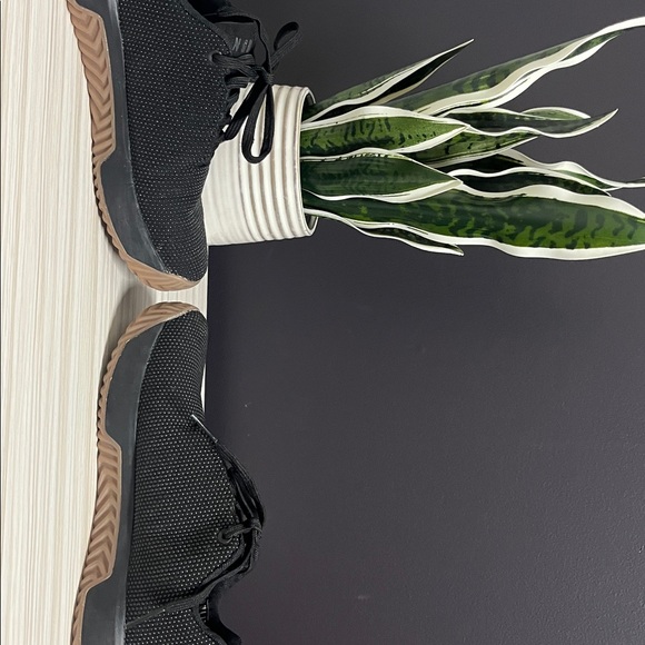 NOBULL Men's Black and Gum Athletic Shoes!! EUC 🖤 - Picture 6 of 9